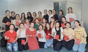 Quà 8 3 cho nhân viên nữ