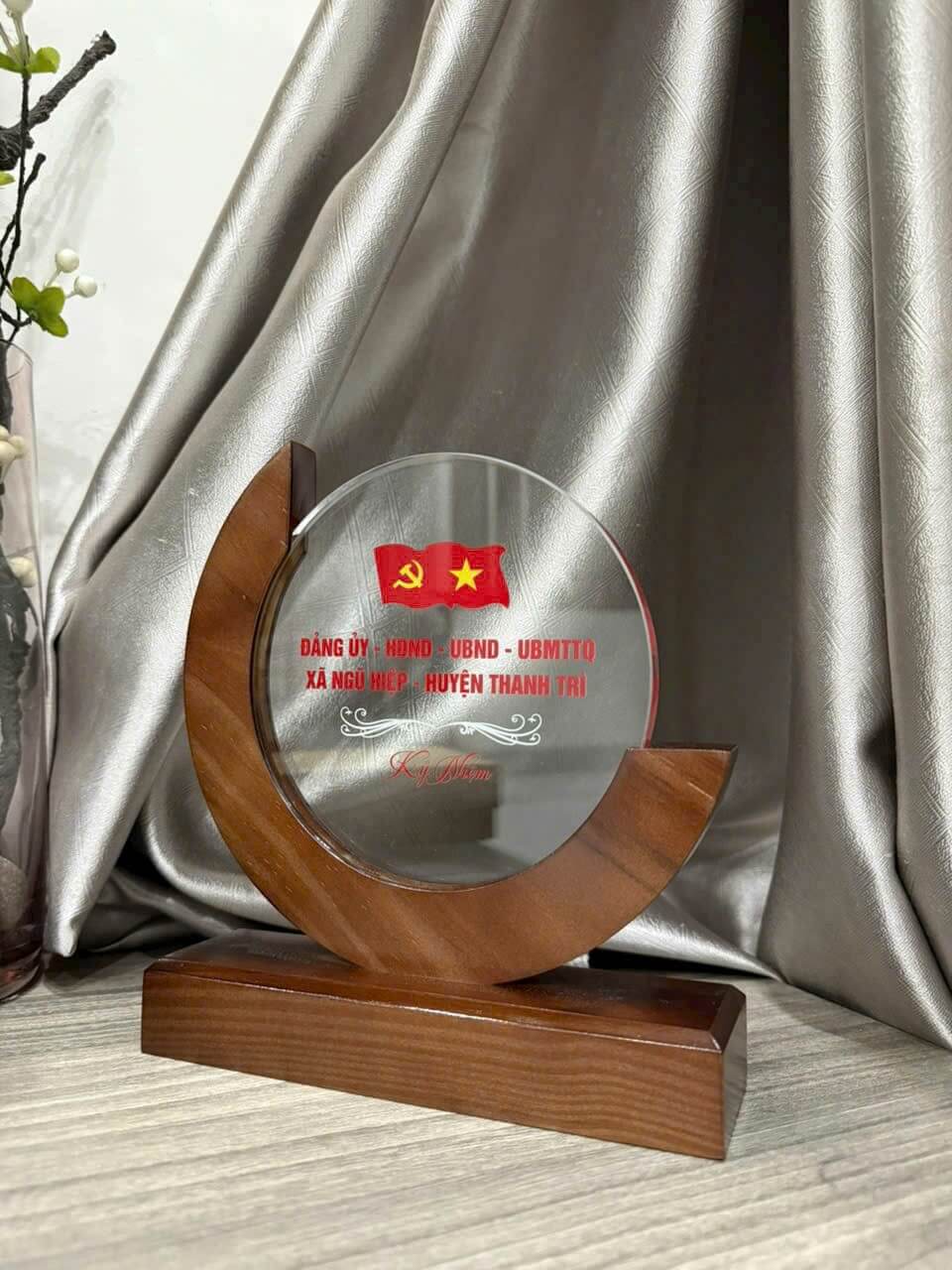 quà tặng đại hội đảng bộ tỉnh, thành phố